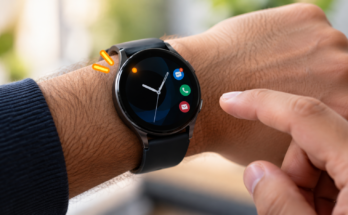 orange dot on a Galaxy Watch